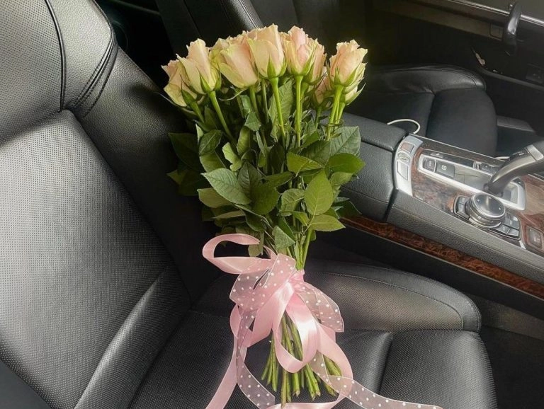 Blumen im Auto ohne Wasser lagern – was danach zu beachten ist